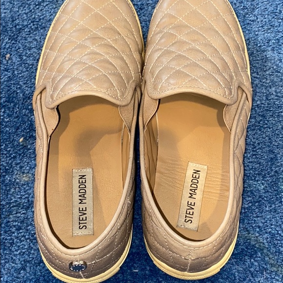 Steve Madden Grey/Taupe Quilted Sneaker - Picture 3 of 7